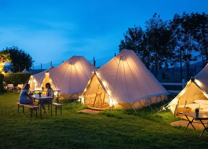 Hotel cerca del colegio: Kampaoh Santillana del Mar